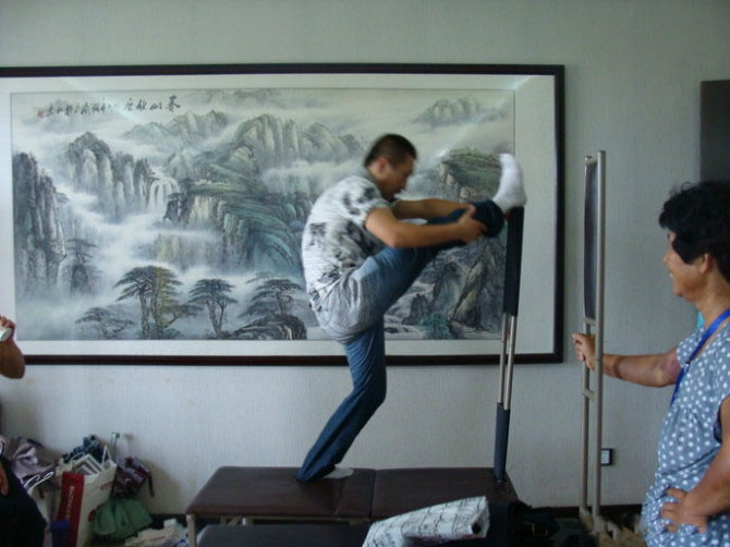 拉筋股骨头坏死