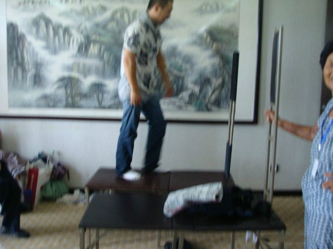 拉筋股骨头坏死